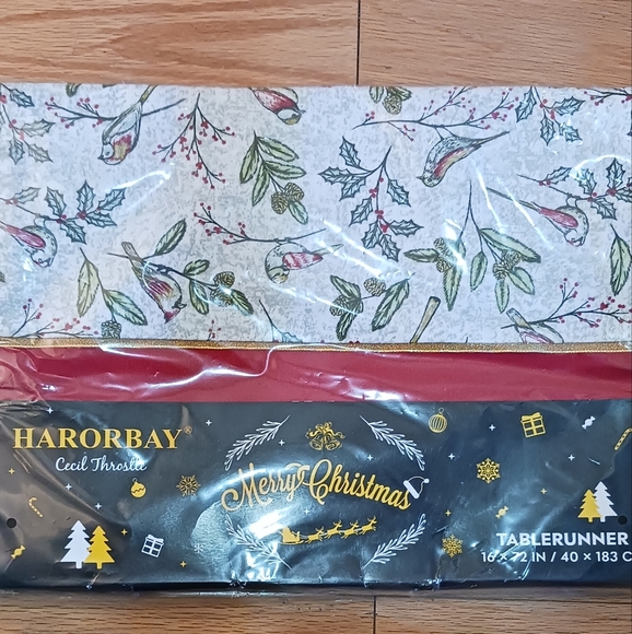 Harorbay Holiday Table Runner 72" Long / Birds & Holly - Picture 3 of 4